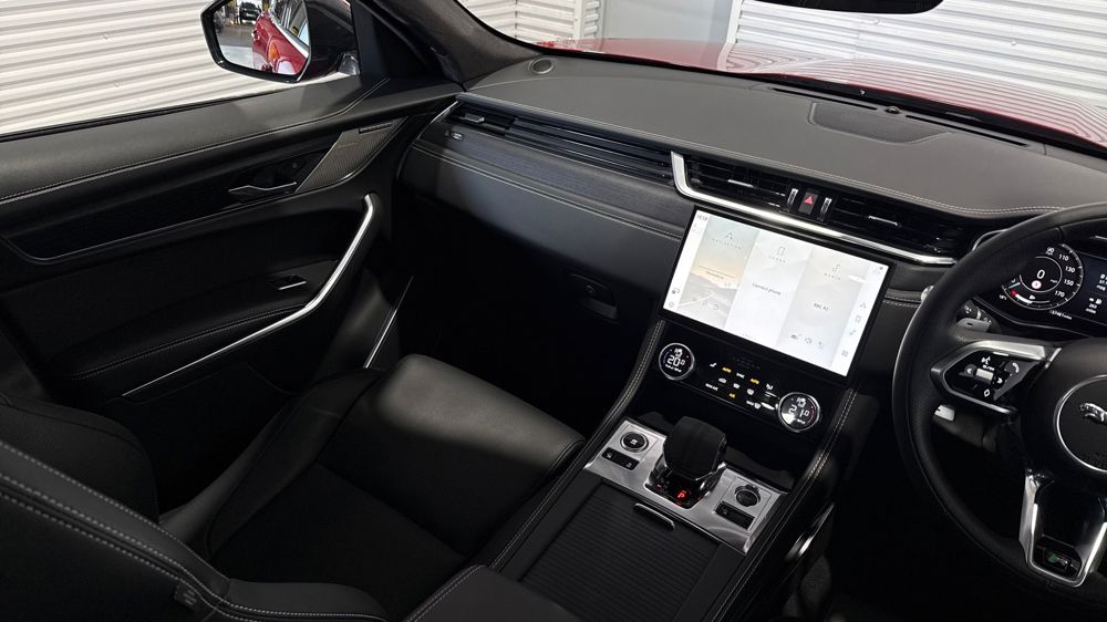 JAGUAR F-PACE