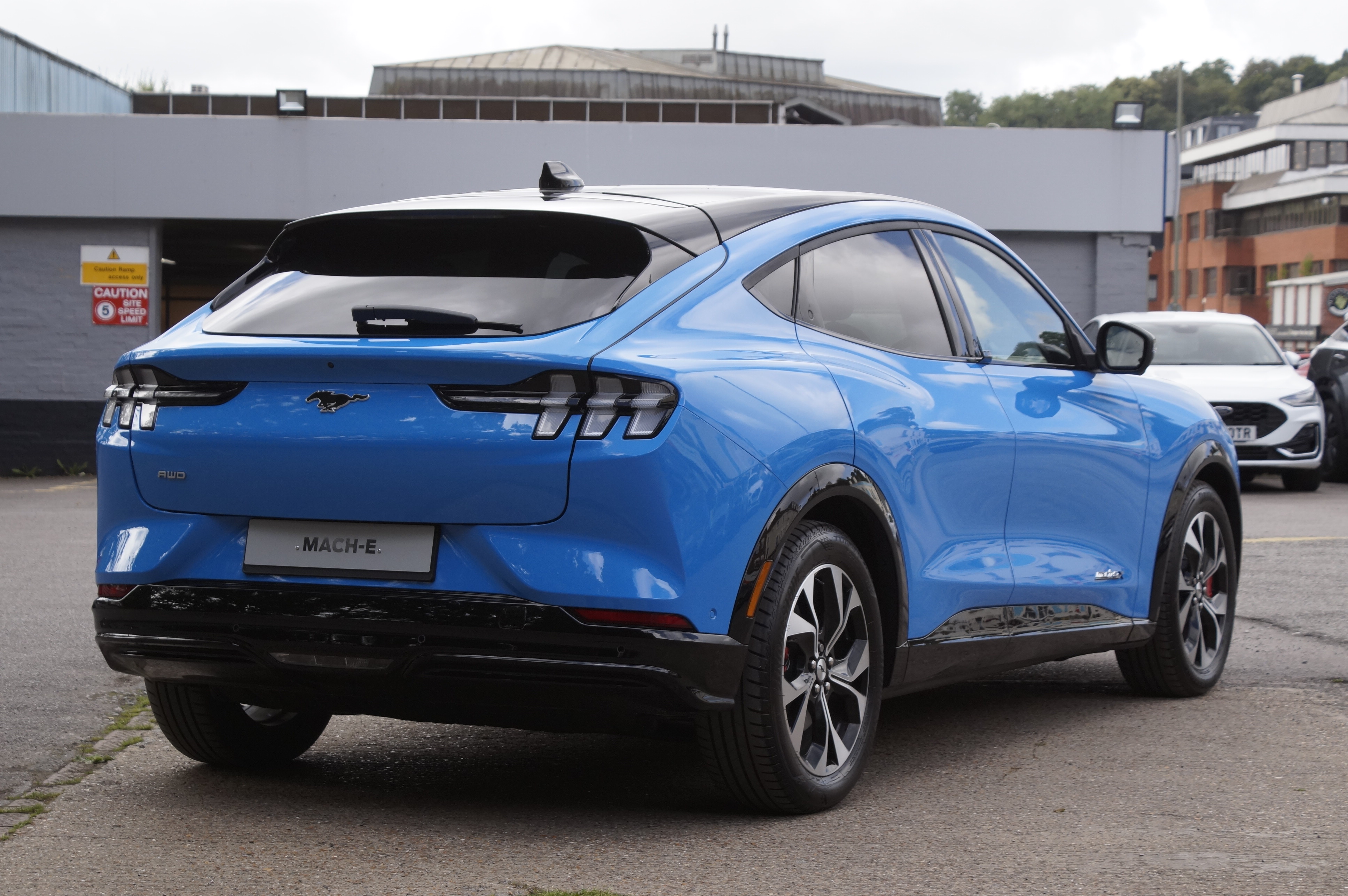 91KWH AWD