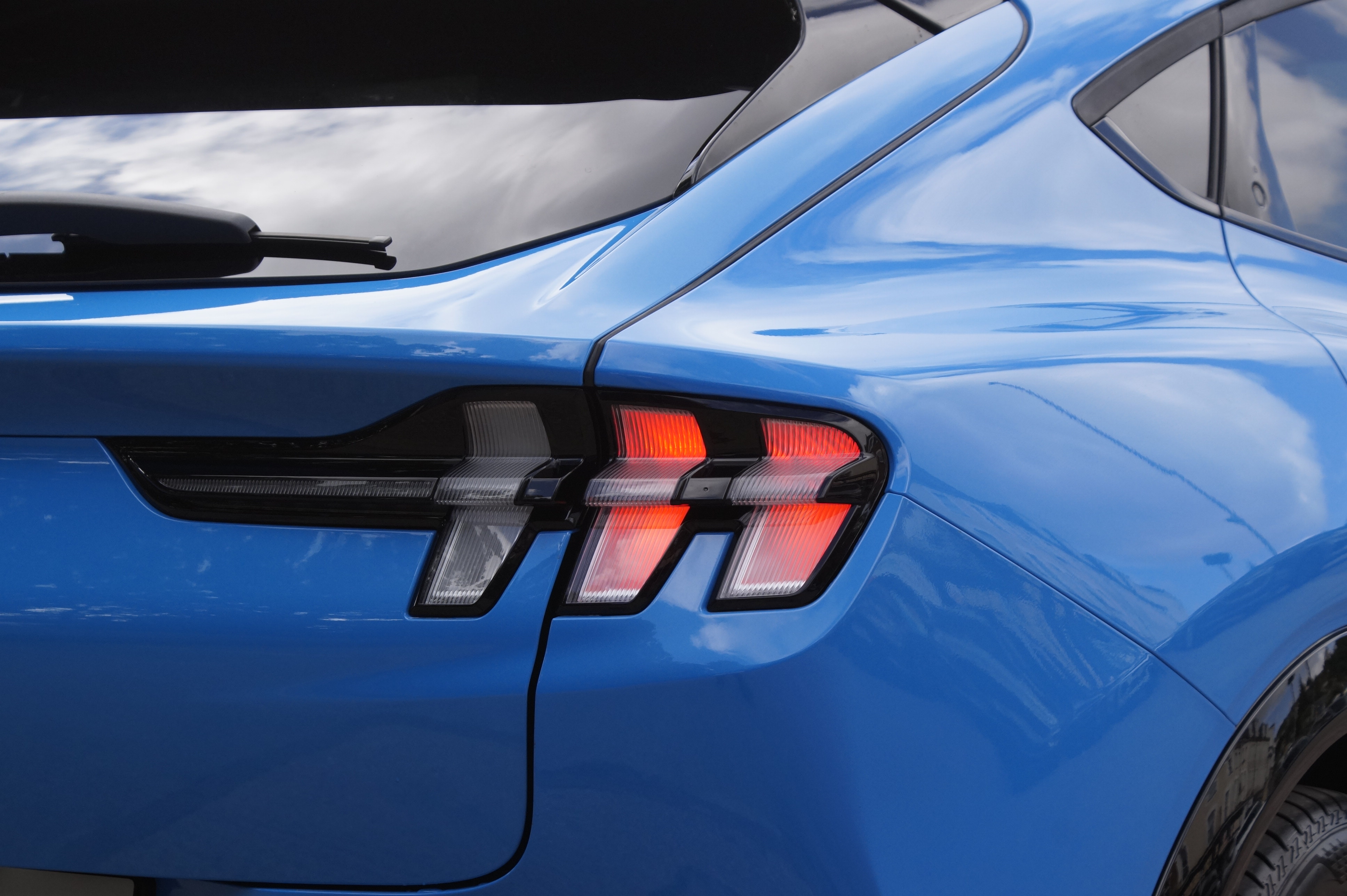 91KWH AWD